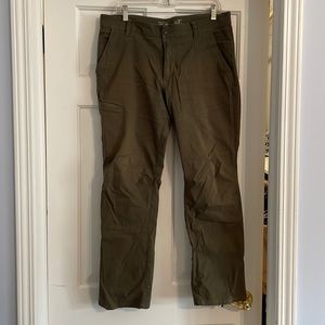EUC. Mountain Hardwear AP pants. 34x30